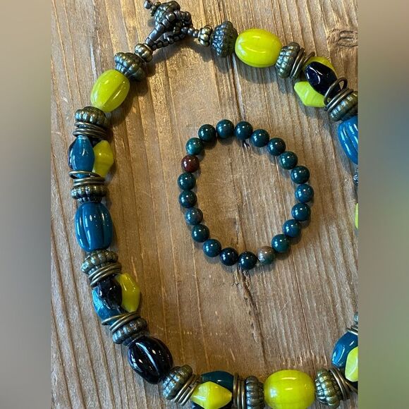 Necklace and Bracelet - Picture 6 of 7